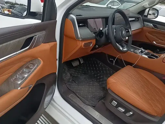 Tank Tank 500 EV 2026 Hi4-T Smart Edition — Фото автомобиля 15