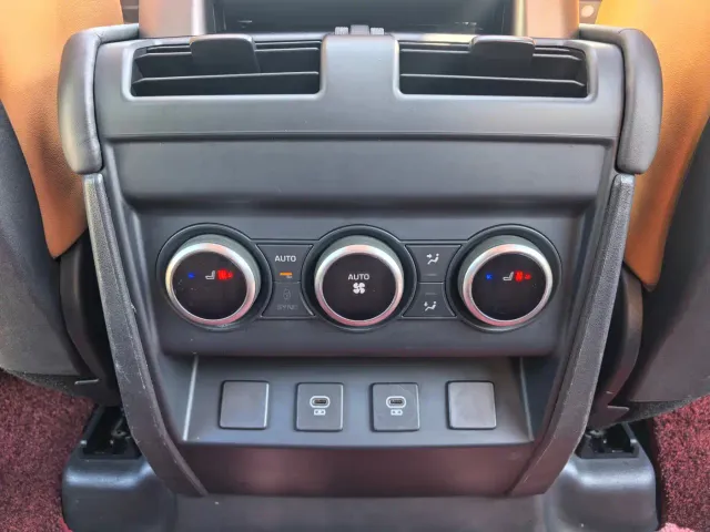 Land Rover Defender — Фото автомобиля 15