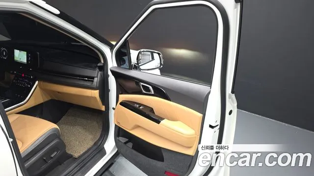 Kia Carnival Generation 4 — Фото автомобиля 24