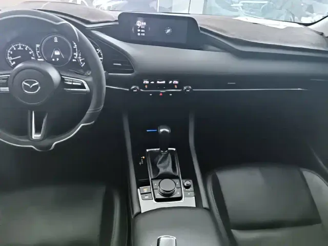 Mazda Axela — Фото автомобиля 12
