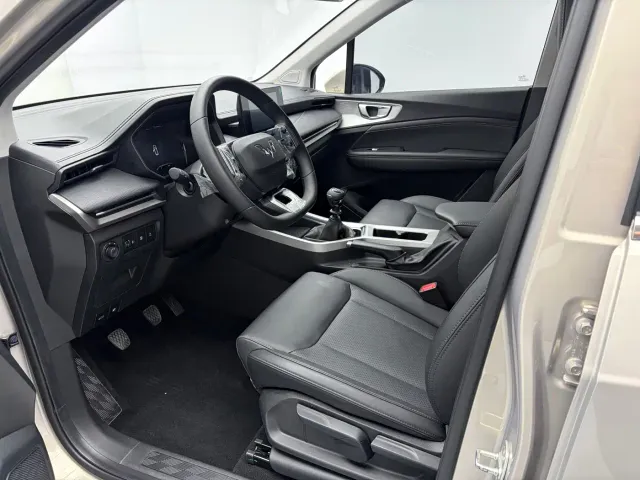 Wuling Jiachen — Фото автомобиля 4