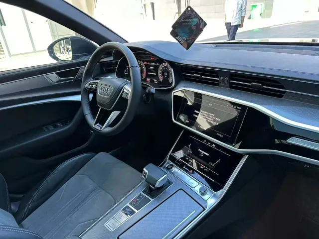 Audi A6L — Фото автомобиля 30