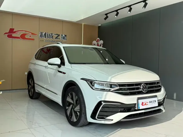 Volkswagen Tiguan L — Фото автомобиля 2