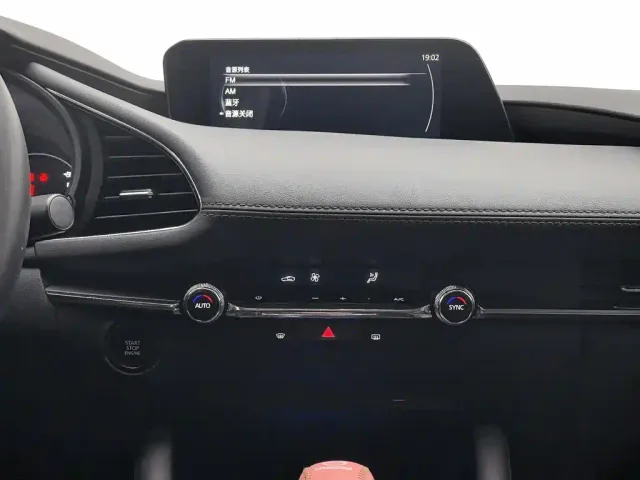 Mazda Axela — Фото автомобиля 12