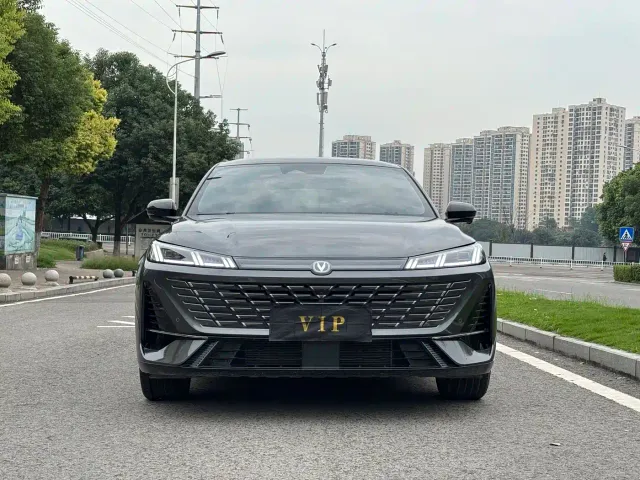 Changan Eado — Фото автомобиля 2