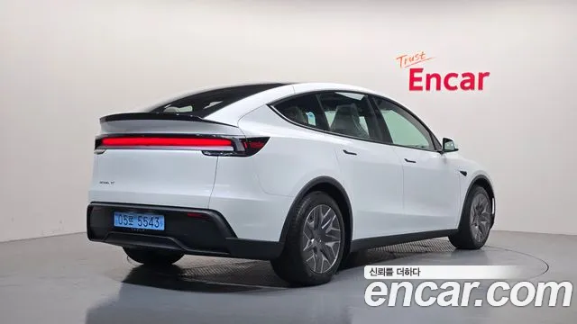 Tesla Model Y — Фото автомобиля 2