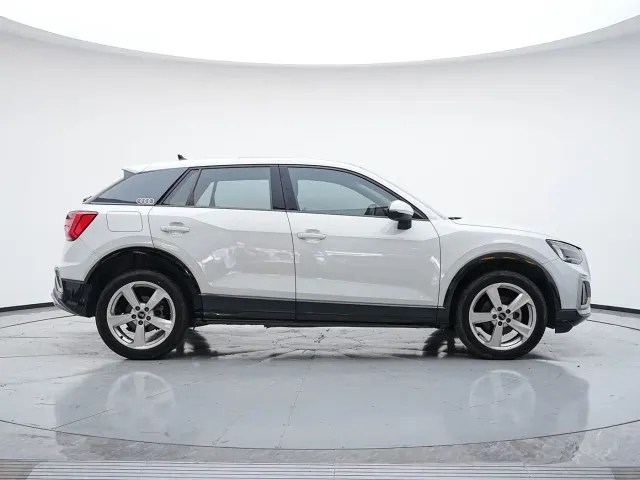 Audi Q2L — Фото автомобиля 4