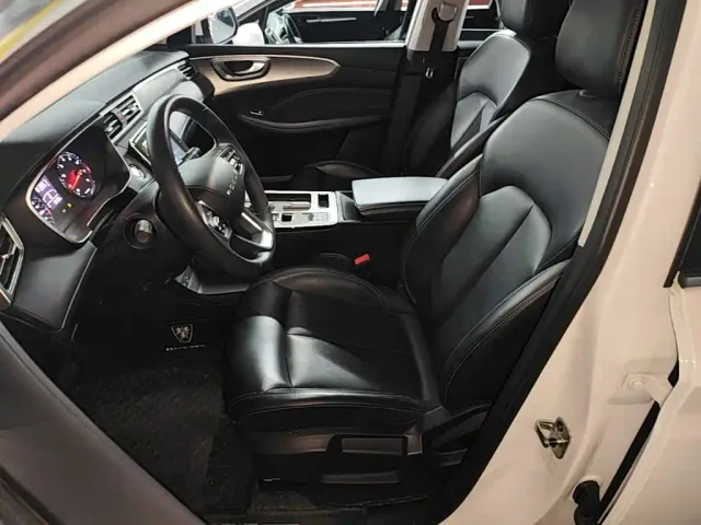 Roewe RX5 — Фото автомобиля 14