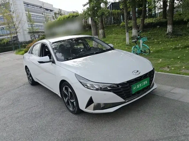 Hyundai Elantra — Фото автомобиля 3