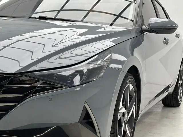 Hyundai Elantra — Фото автомобиля 4
