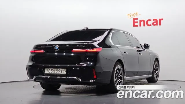 BMW 7 Series G70 — Фото автомобиля 2