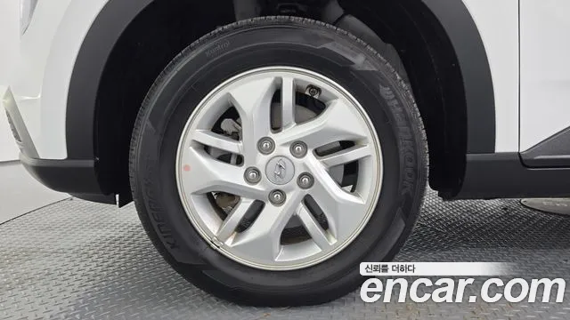Hyundai Venue — Фото автомобиля 5