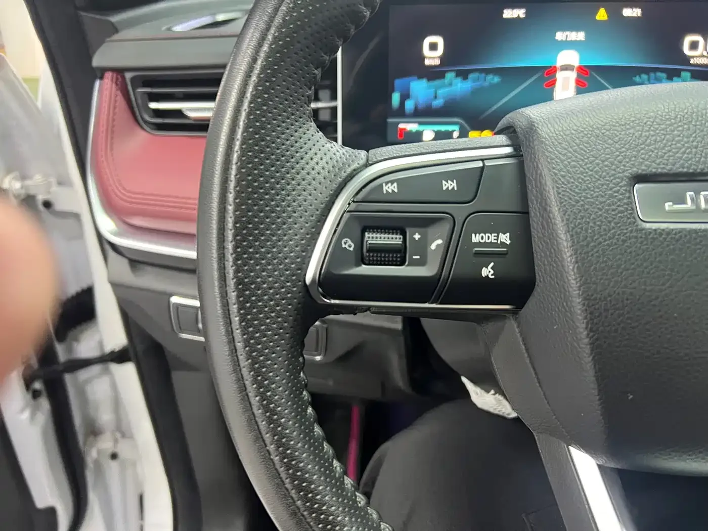 Jetour Jetour X70 PLUS 2023 1.5T DCT Warrior PLUS 7-seater — Фото автомобиля 15