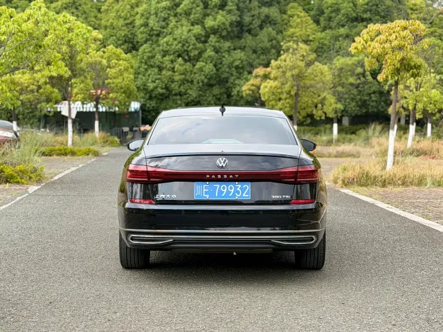 Volkswagen Passat — Фото автомобиля 5