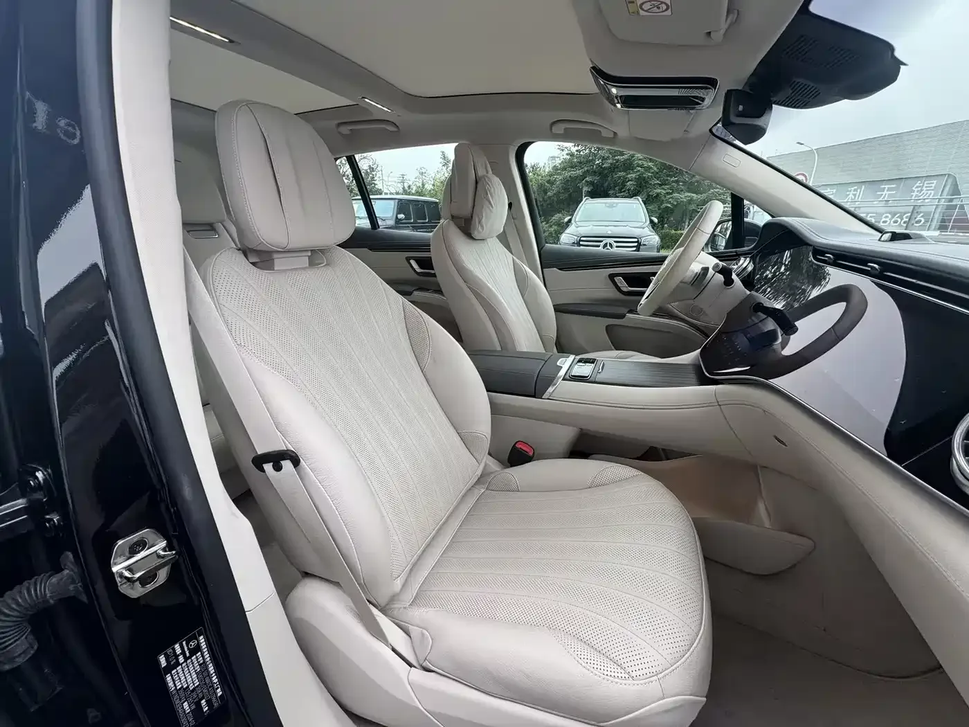 Mercedes-Benz Mercedes-Benz EQS SUV 2025 Model 500 4MATIC — Фото автомобиля 15