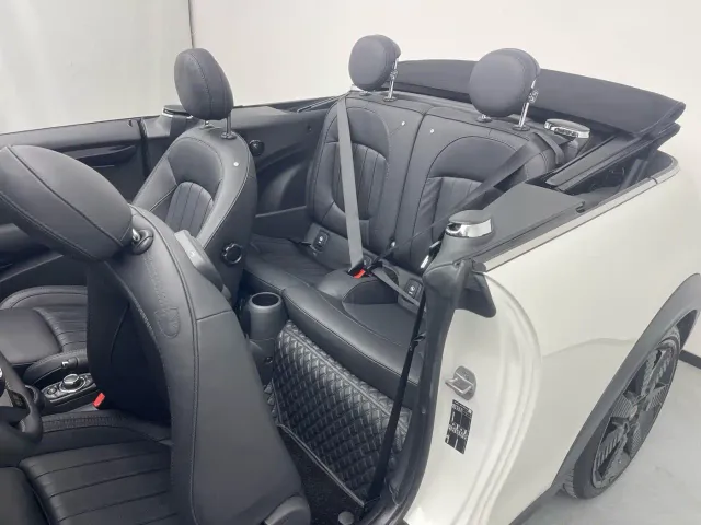 MINI MINI 2023 2.0T COOPER S King's Cross Special Edition — Фото автомобиля 11