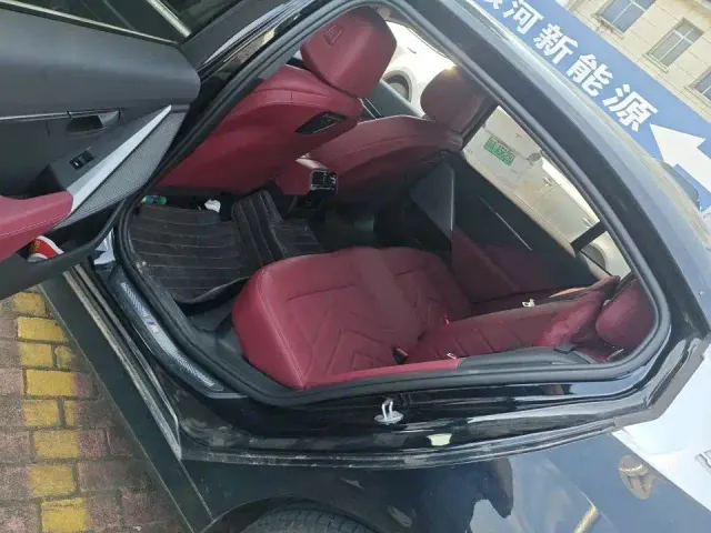 BMW 5 Series — Фото автомобиля 4