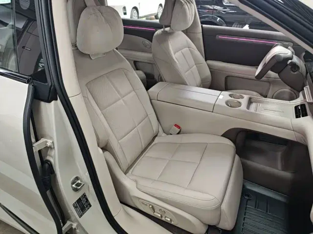 IM Motors LS6 — Фото автомобиля 24