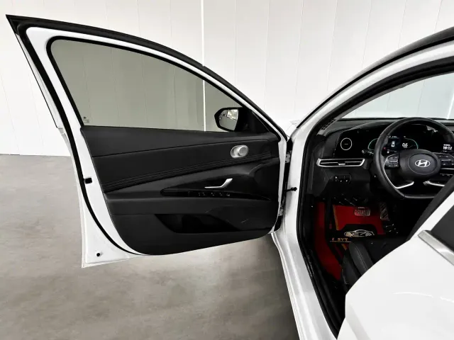 Hyundai Elantra — Фото автомобиля 11