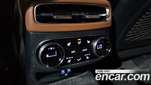Genesis GV70 2.5T Бензин AWD — Фото автомобиля 25