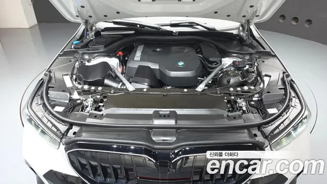 BMW 5-Series 5 серия (G60) 530i xDrive M Sport Pro Special Edition — Фото автомобиля 6