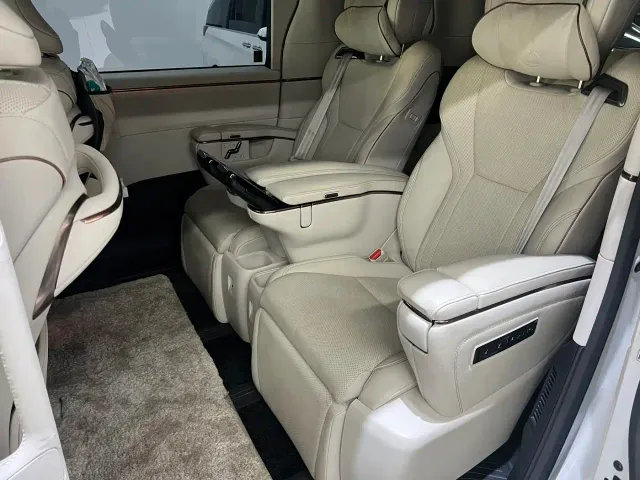 Lexus LM — Фото автомобиля 8
