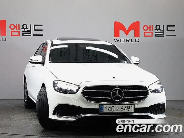 Mercedes-Benz E-Class — Фото автомобиля 3