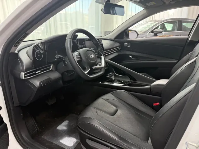 Hyundai Elantra — Фото автомобиля 4