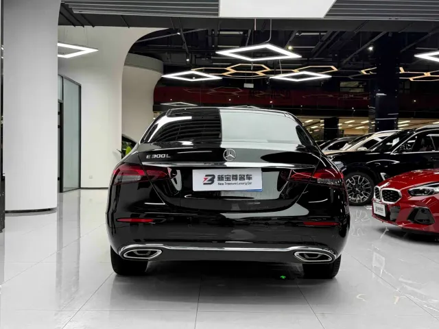 Mercedes-Benz E-Class — Фото автомобиля 13