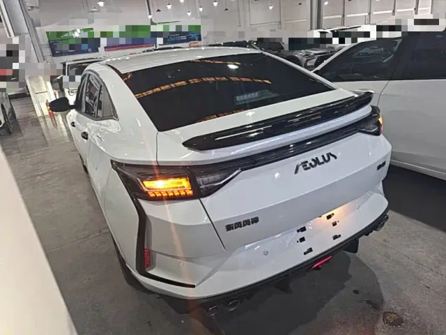Dongfeng Yixuan — Фото автомобиля 4
