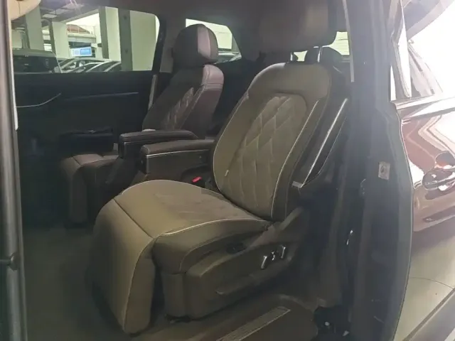 Volkswagen Viloran 2023 Facelift 380TSI Premium Edition — Фото автомобиля 16