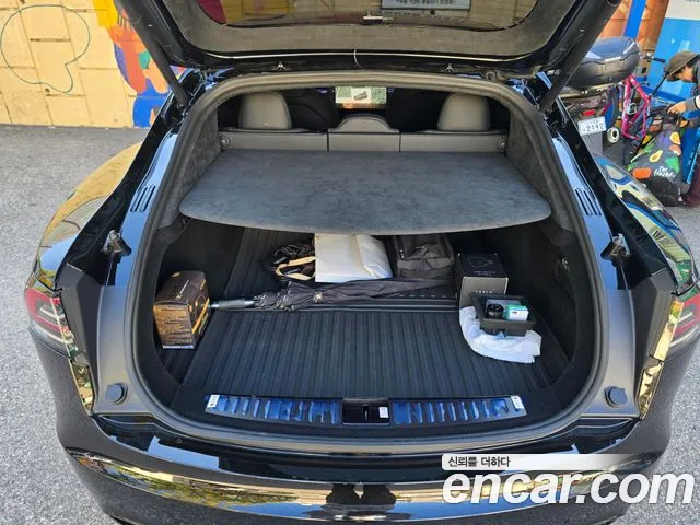 Tesla Model S — Фото автомобиля 5