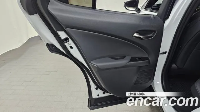 Lexus UX UX300h — Фото автомобиля 14