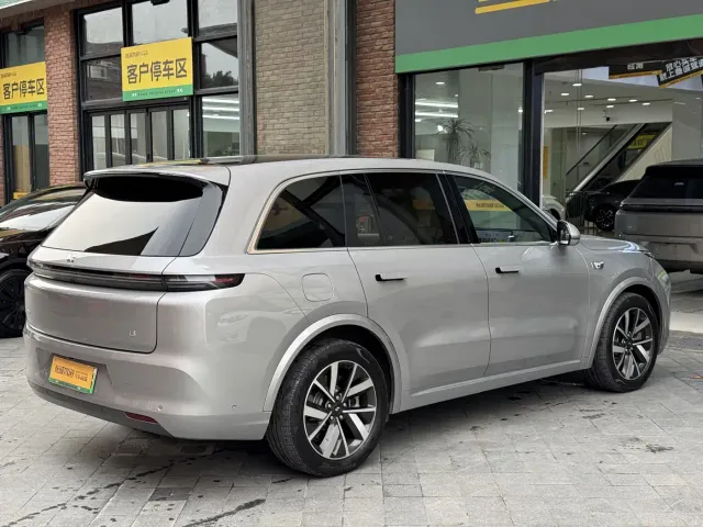 Li Auto L8 — Фото автомобиля 7
