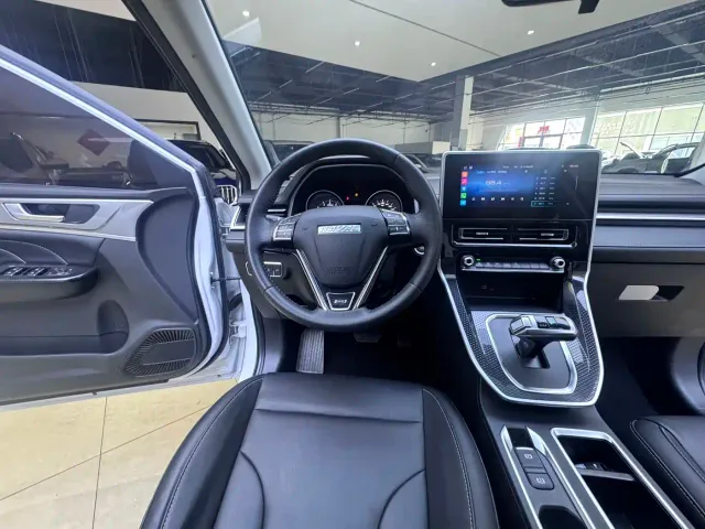 Haval M6 — Фото автомобиля 15