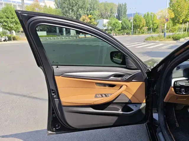 BMW 5 Series — Фото автомобиля 7
