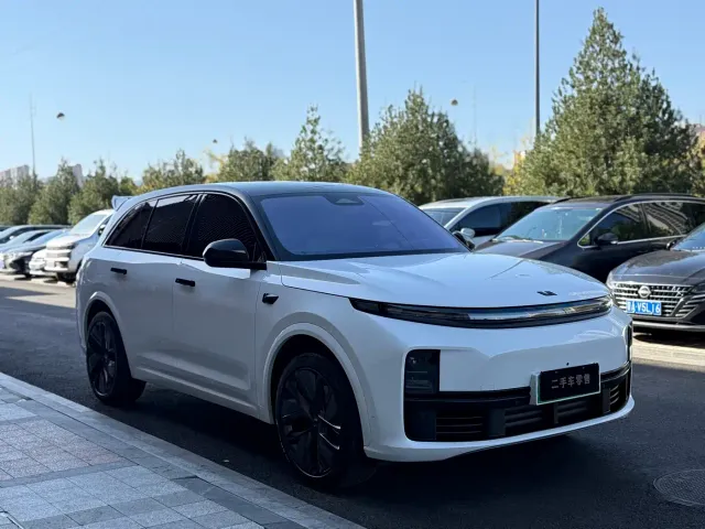 Li Auto L7 — Фото автомобиля 3