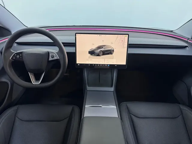 Tesla Model 3 — Фото автомобиля 12