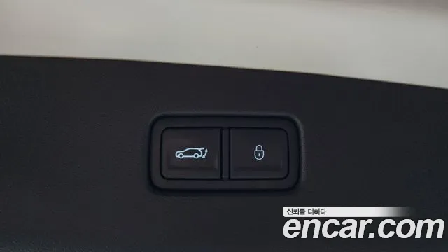 Genesis GV70 — Фото автомобиля 24