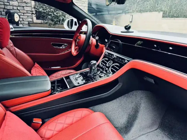 Bentley Continental — Фото автомобиля 3