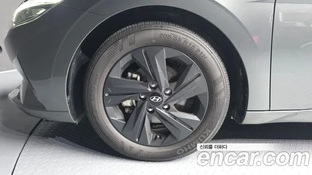 Hyundai AVANTE Avante (CN7) — Фото автомобиля 5