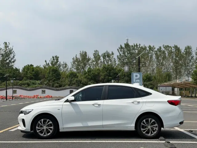 Buick Verano — Фото автомобиля 4