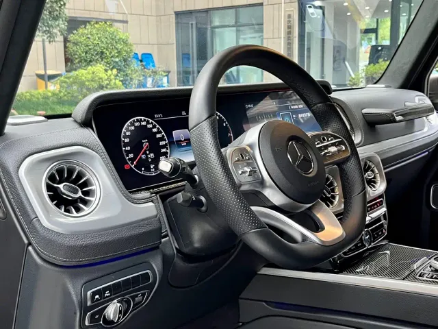 Mercedes-Benz G-Class — Фото автомобиля 16