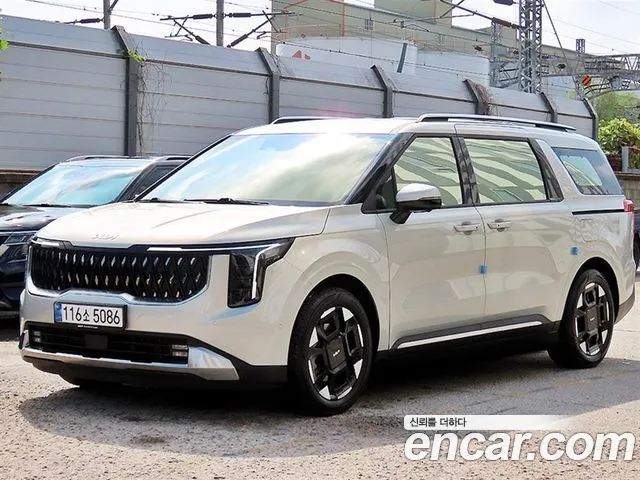 Kia Canival — Фото автомобиля 3