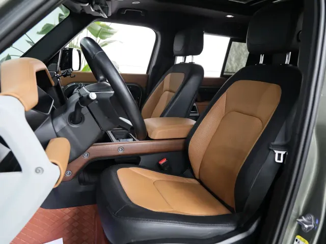 Land Rover Defender — Фото автомобиля 10