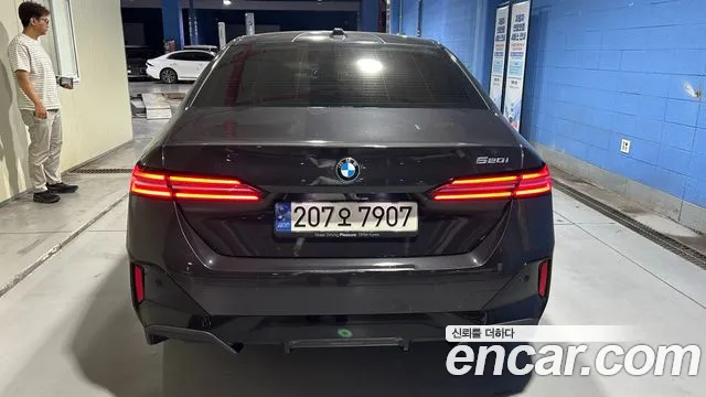 BMW 5 Series G60 — Фото автомобиля 3