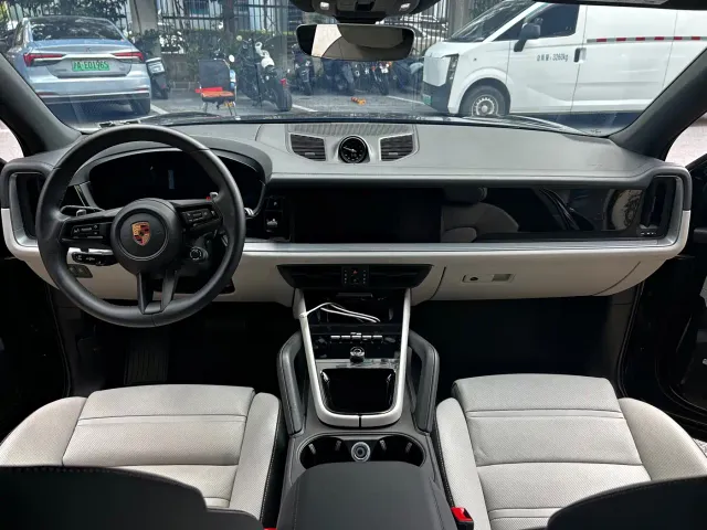 Porsche Cayenne — Фото автомобиля 15