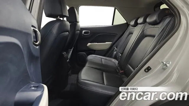 Hyundai Venue — Фото автомобиля 11