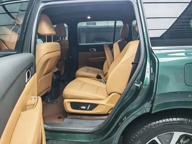 Li Auto ONE — Фото автомобиля 8