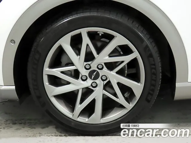 Genesis GV60 — Фото автомобиля 20